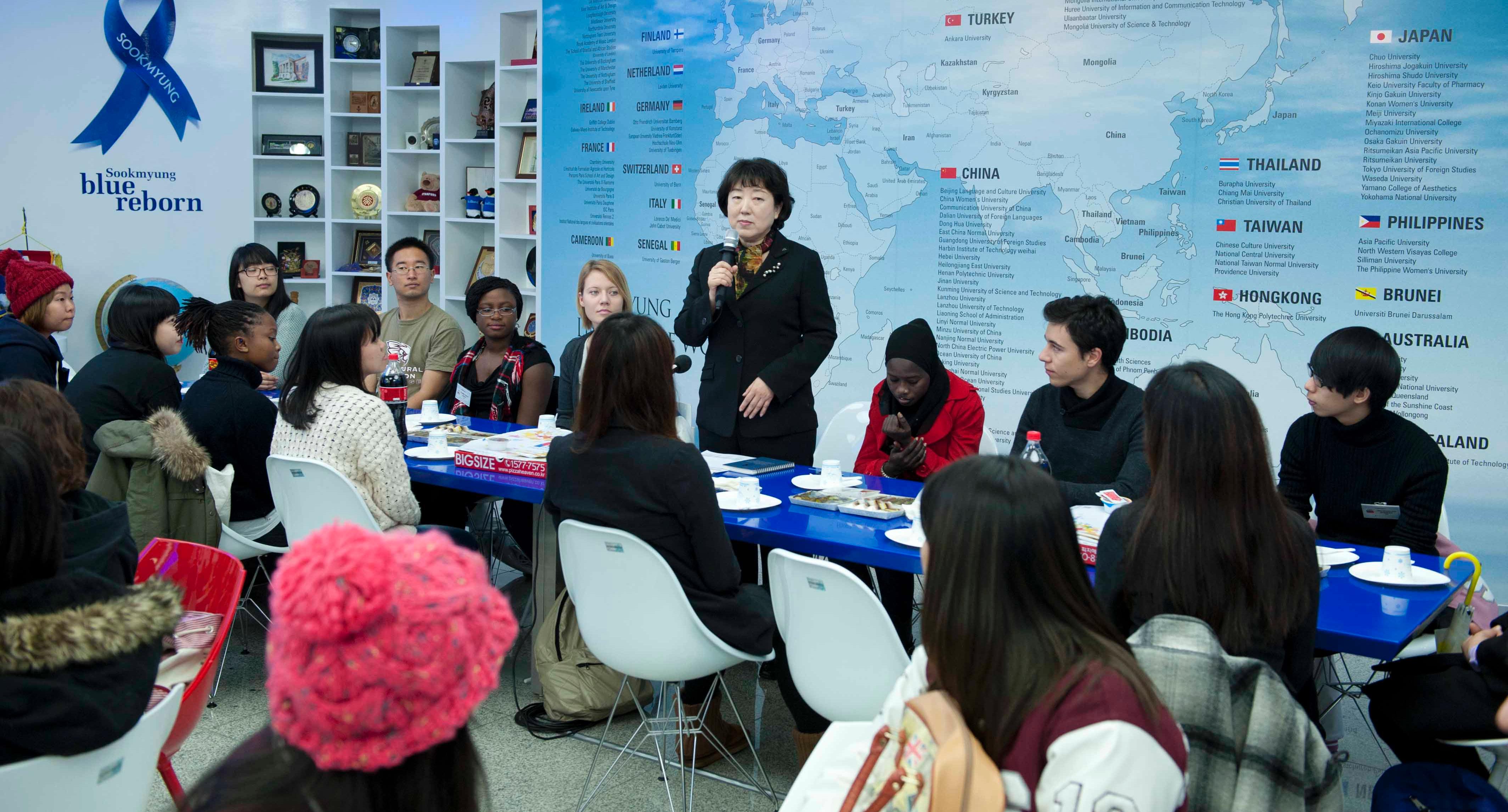 'Smile Pizza Event at the Global Lounge' with Foreign Students