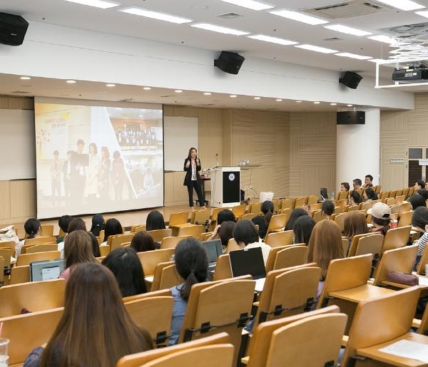 Our university to foster women IT experts hand in hand with Amazon