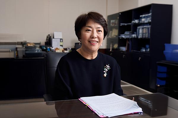 길을 열다, 미래를 잇다…한국외대 최초 여성 부총장 김민정 동문