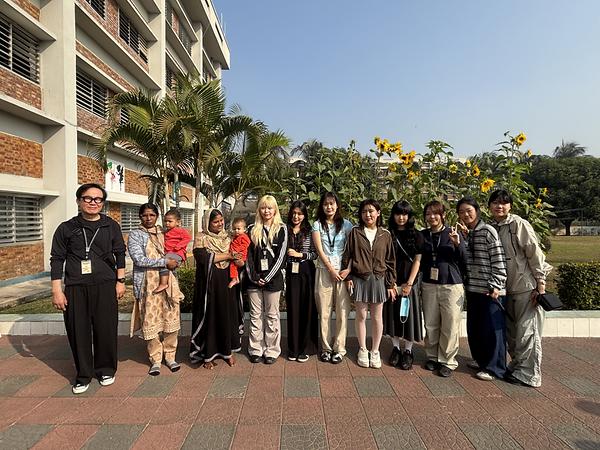Students from the Dept. of Clothing & Textiles and SBS Visit Bangladesh to Explore the Global Apparel Industry