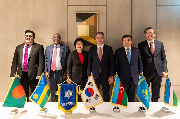 "Connecting the World through AI and Hallyu" — Sookmyung Hosts Roundtable with Ambassadors from Five Countries